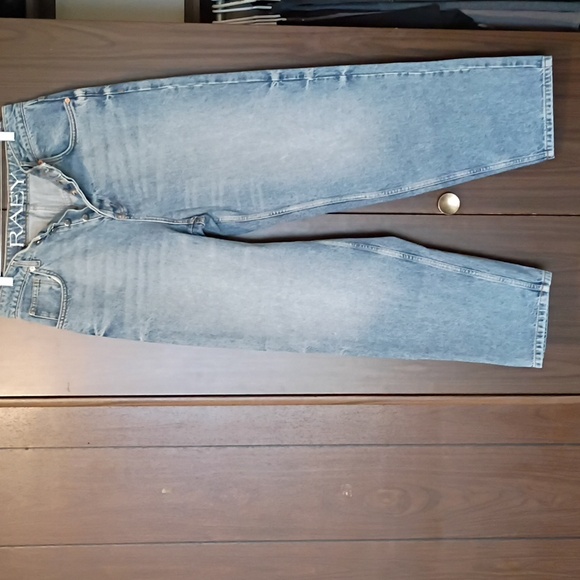 Raey Denim - Women Jeans light Blue Denim  Relaxed Fit, Mom Jeans. Raey